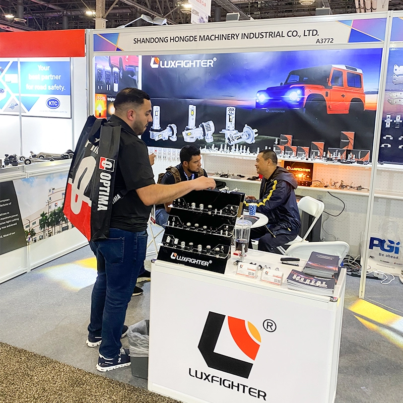 Phares LED LUXFIGHTER au salon des produits de rechange automobiles